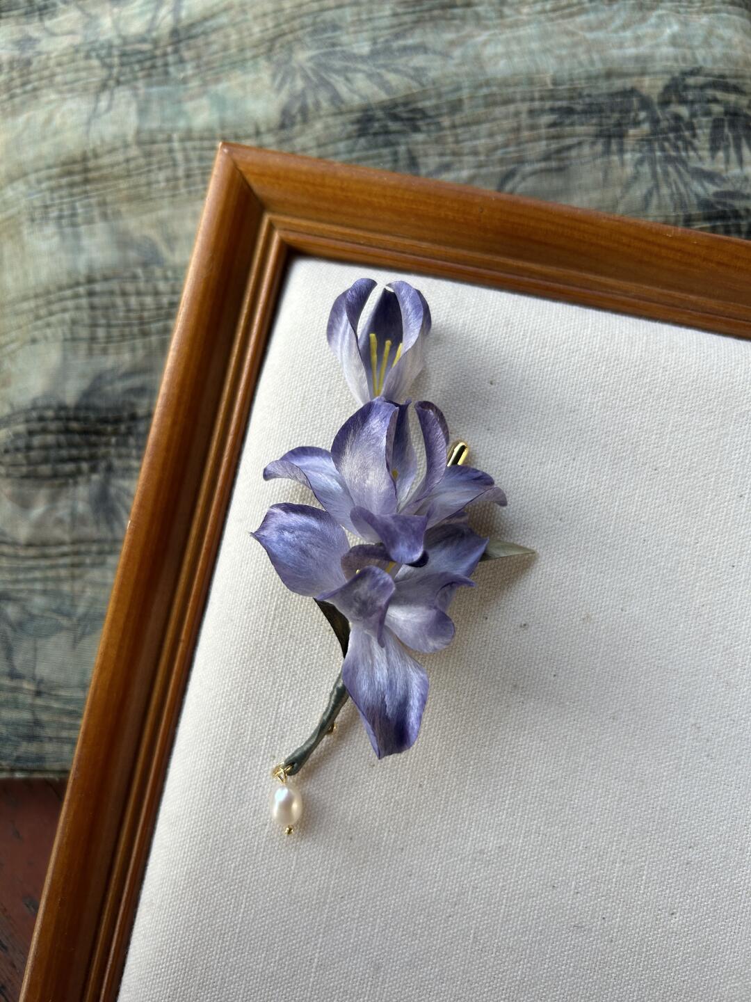 Ronghua Purple Iris Brooch